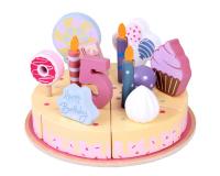 Fa születésnapi torta játék gyertyákkal és dekorációkkal