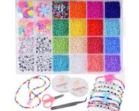 Színes gyöngyökből és betűkből álló ékszerkészítő készlet