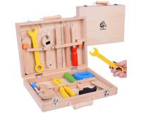 Fa szerszámosláda fa szerszámokkal