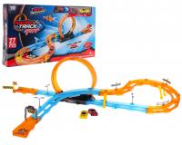 Nagy, extrém versenypálya éles kanyarokkal, hurkokkal és két autóval a készletben