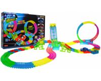 166 elemből álló világító hurkos pálya két autóval